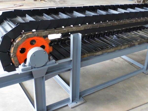 鏈板輸送機(jī)